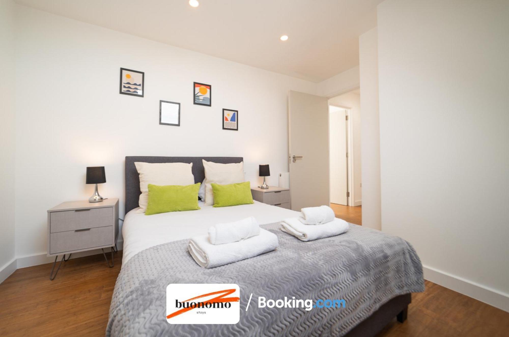 Two Bedroom Apartment At Buonomo Stays Short Lets & Serviced Accommodation Londres Exterior foto