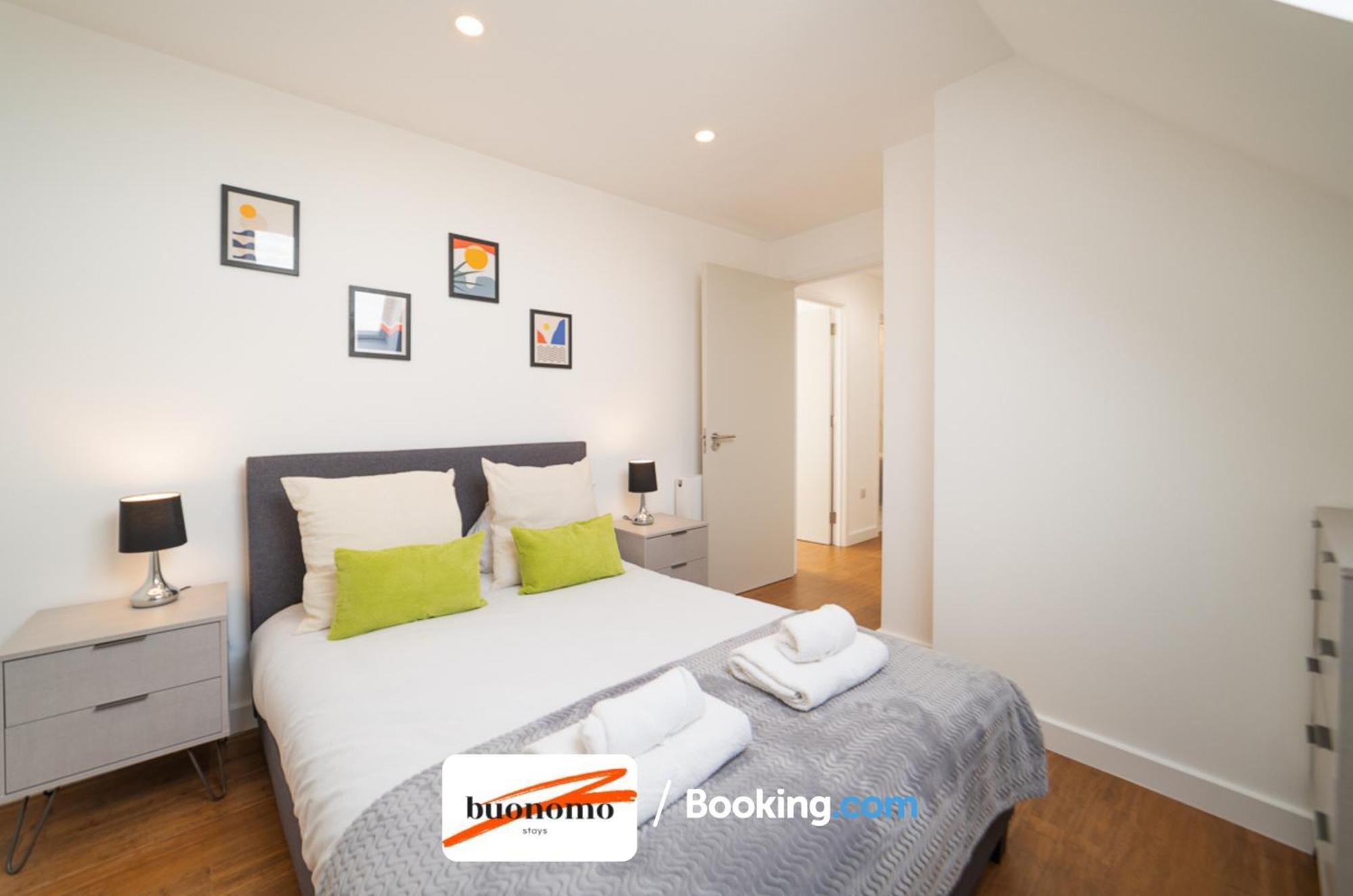 Two Bedroom Apartment At Buonomo Stays Short Lets & Serviced Accommodation Londres Exterior foto